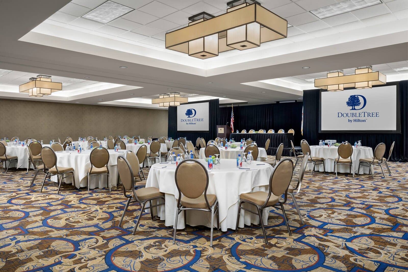 The DoubleTree Chicago O'Hare Airport Signature Ballroom set cabaret style, Rosemont, IL